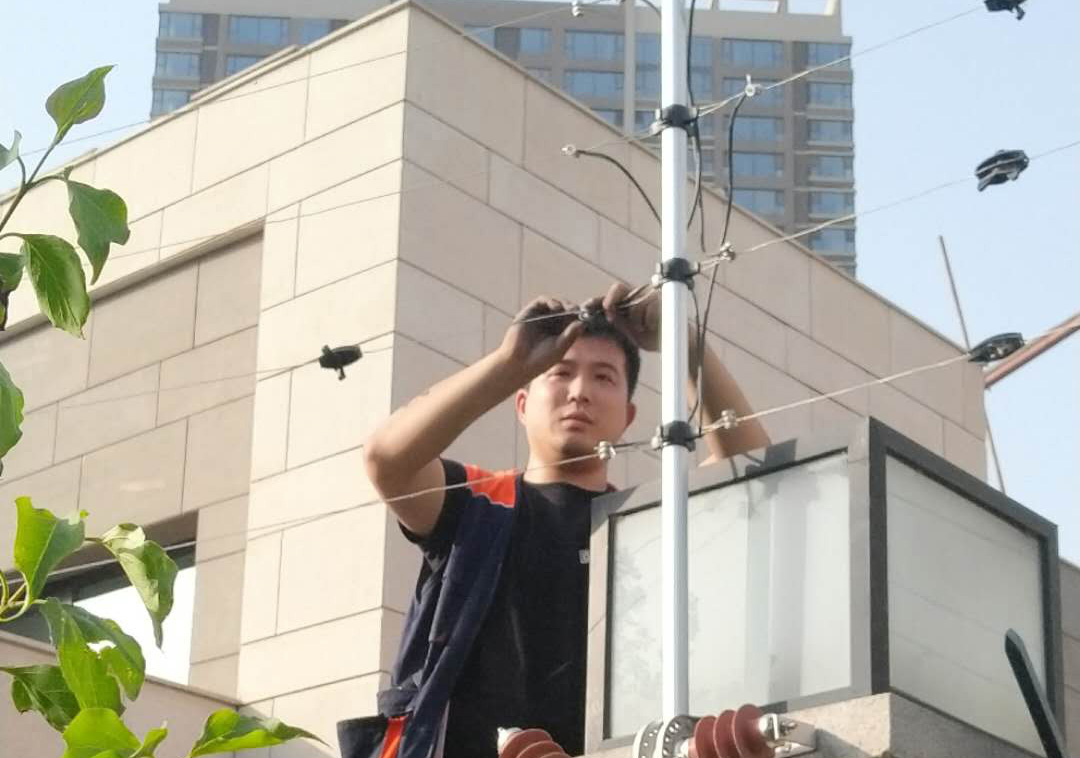 應(yīng)急搶修！?。? >

             </div>

                <div   id=